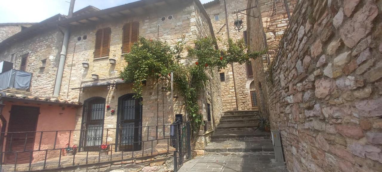 CASETTA delle ROSE Assisi Esterno foto