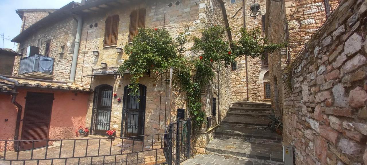 CASETTA delle ROSE Assisi Esterno foto